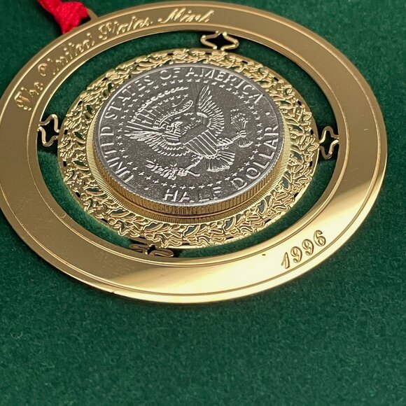 United States Mint Coin Ornament 1996 Kennedy Half-Dollar Uncirculated 24K Plate - Picture 5 of 9